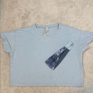 Lululemon 8 dust y blue tee w/headband